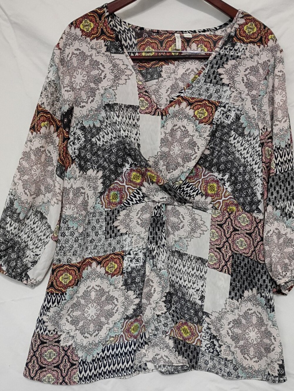 Cato Multicolor Patchwork Like V-Neck Blouse with Twist Front Size 18/20W